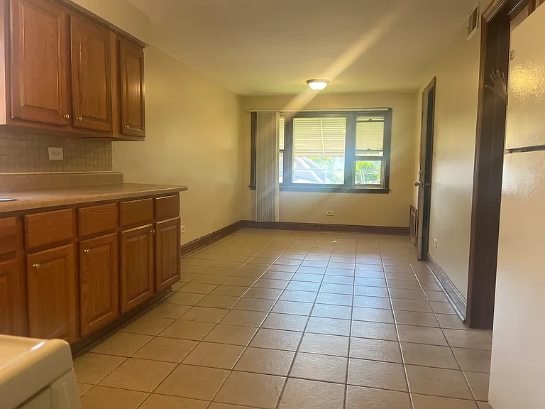 8018 S South Shore Dr #2 — Photo 3