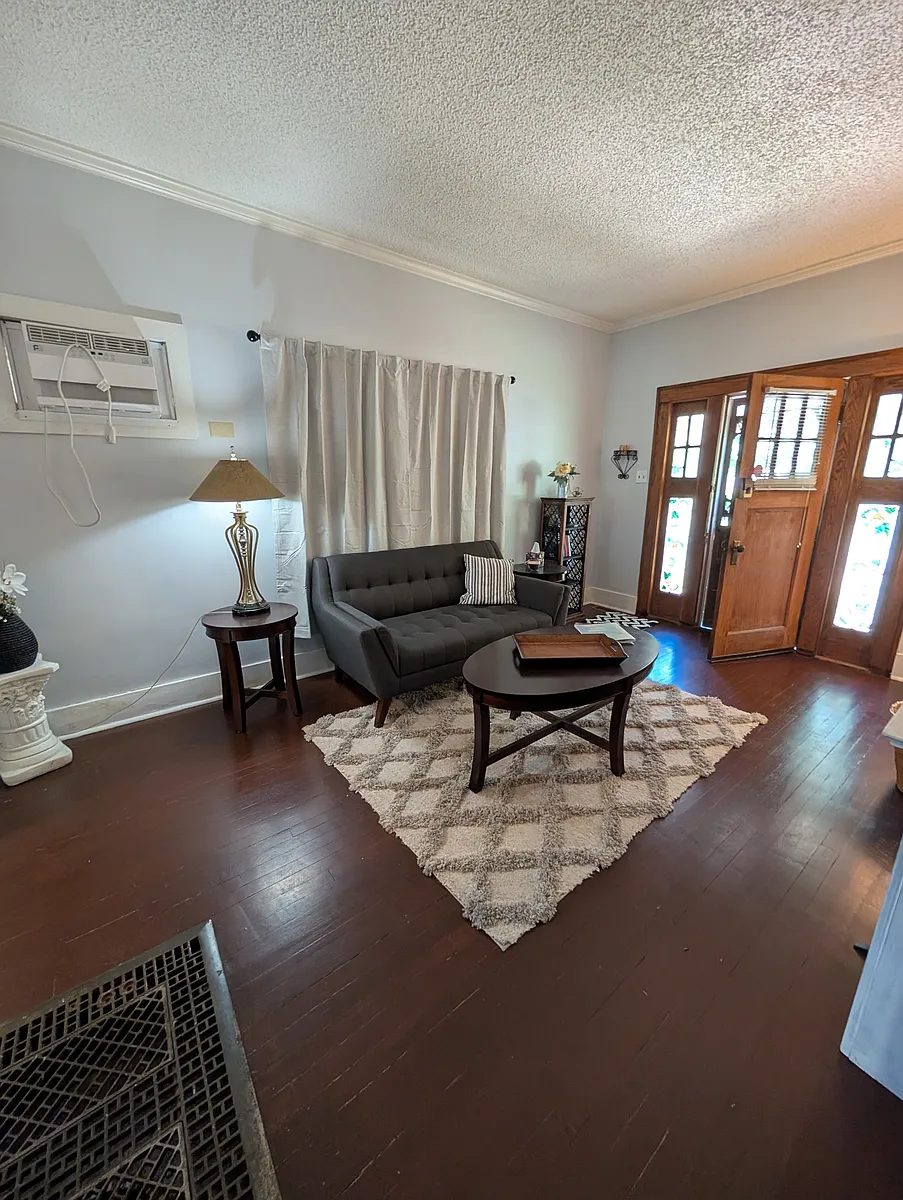 Living room - 1206 SW Plass Ave