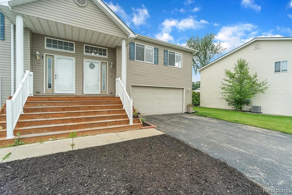 2 bed, 2.5 bath, 1860 sqft, $2,150 — Photo 4