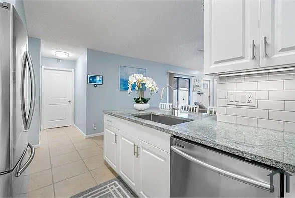 1106 Hyacinth Pl — Photo 13