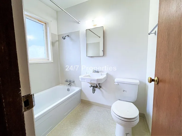 Affordable 1 BD | 1 BA Home - North Tabor — Photo 5