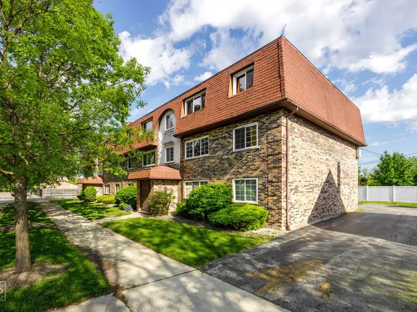 3934 W 104th St APT 2B, Chicago, IL 60655