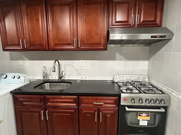 (undisclosed Address), Flushing, NY 11367