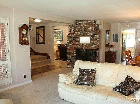 4th image of 26 Autumn Leaf Dr