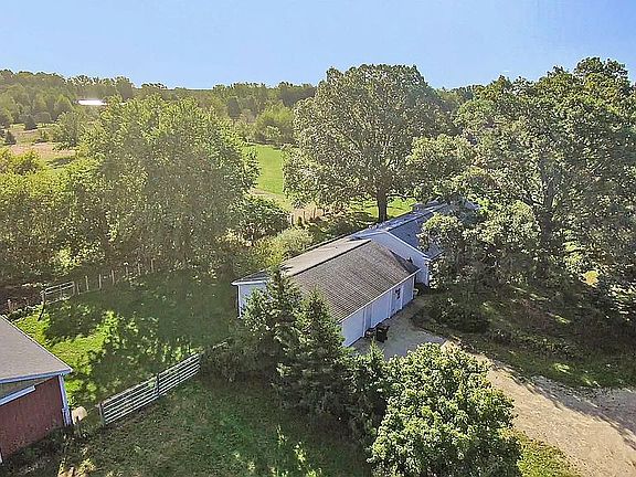 4th image of 10830 S Paw Paw Ave