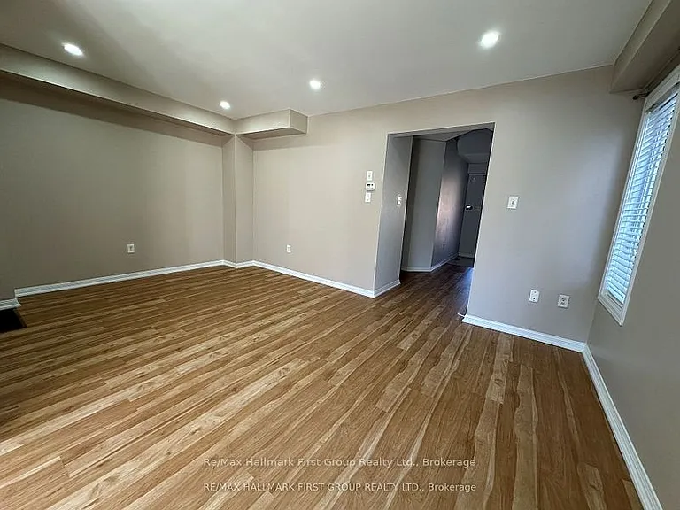 39 Robideau Pl — Photo 45
