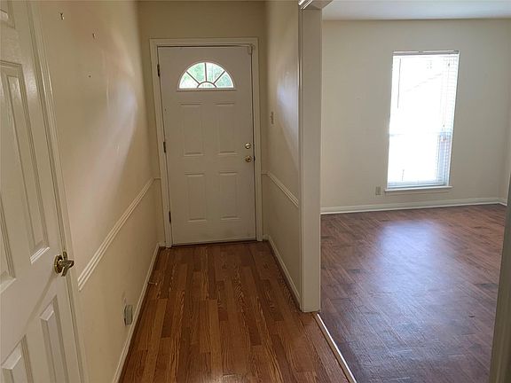 3rd image of 1813 Laurel Oaks Dr