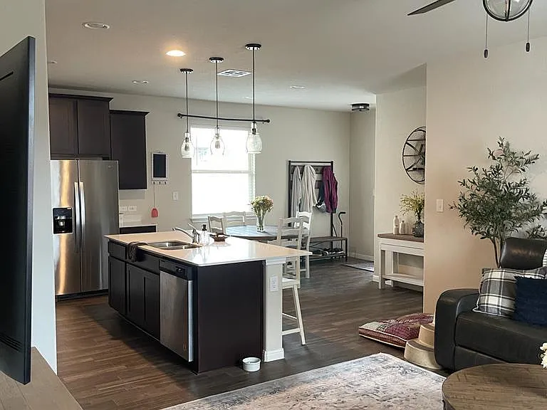 160 Earl Keen St — Photo 12