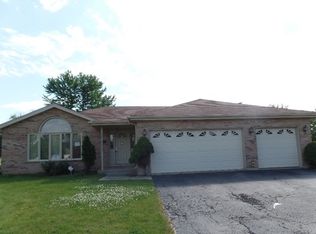 800 Winnebago Ct, Romeoville, IL 60446