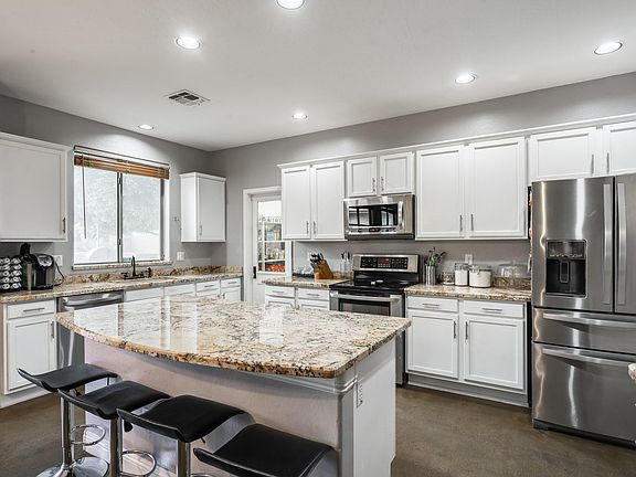 5th image of 8991 W Runion Dr