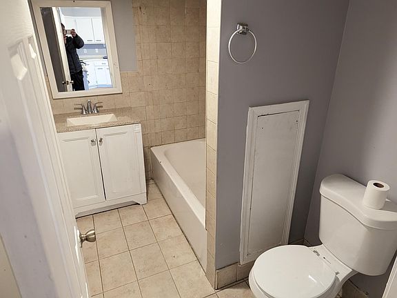 4th image of 123 N 12th St