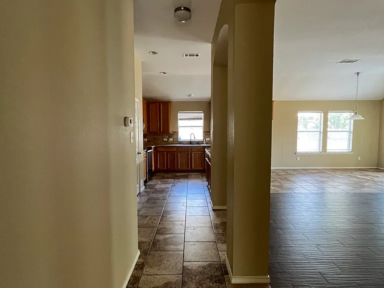 4409 Padre Ct — Photo 9