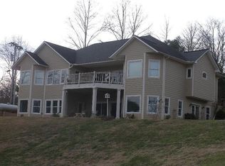 1701 Skylake Dr, Young Harris, GA 30582