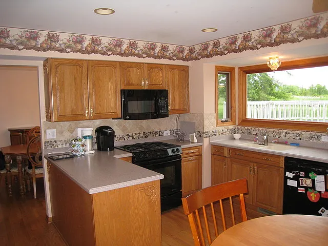 706 N Point Dr — Photo 4