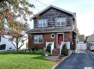 269 Pacific Ave, Lawrence, NY 11559
