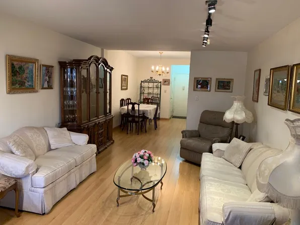 770 Ocean Parkway image 1 of 8