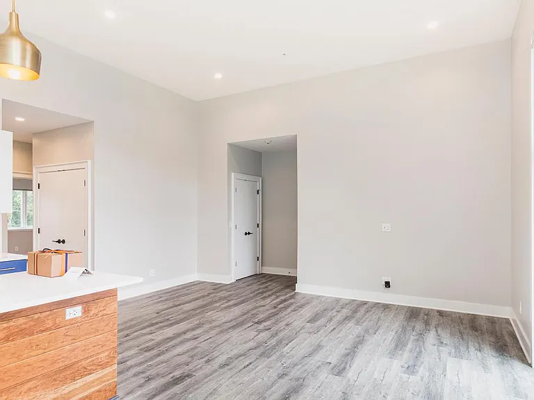 1212 Cedars Ct — Photo 10