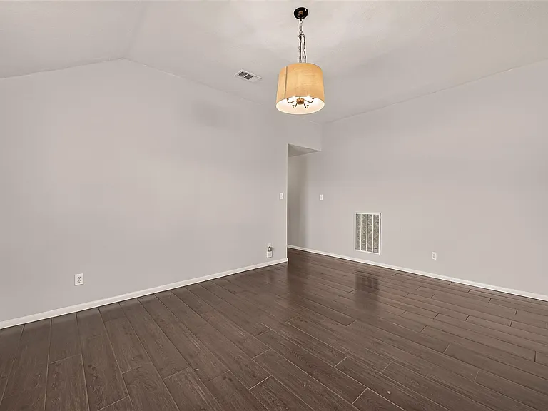 22619 Old Church Ln — Photo 9