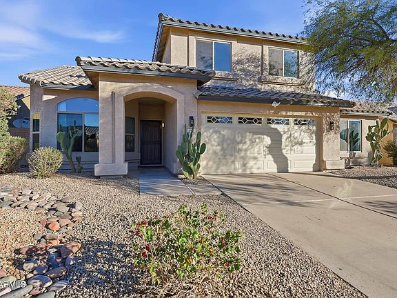 3rd image of 916 E HARWELL Road