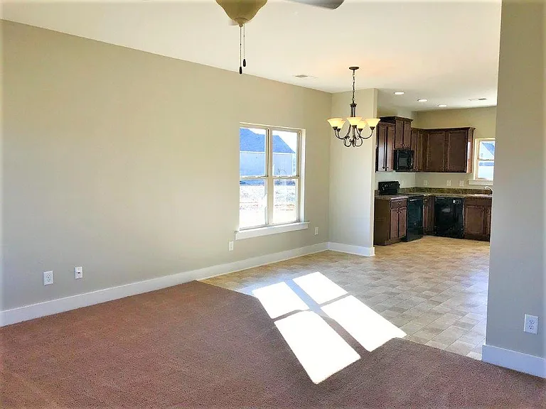 320 Union Station Dr — Photo 5