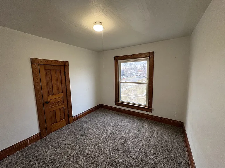 211 S Morton St — Photo 14