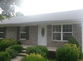 205 Village Dr, Taylorsville, KY 40071