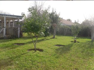 2414 Pilgrims Point Dr, Webster, TX 77598