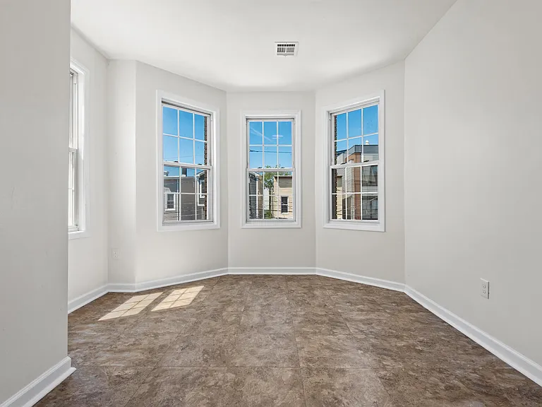 28 Armstrong Ave #2 — Photo 11