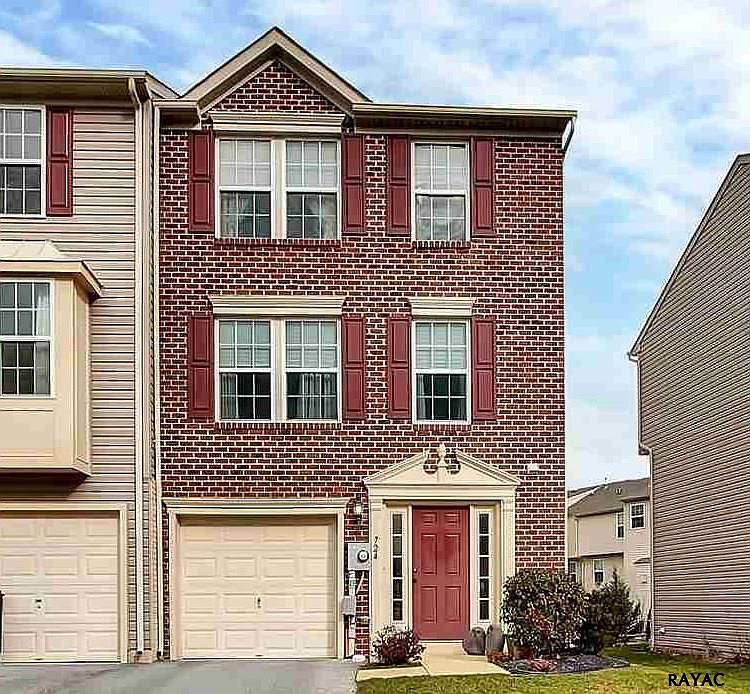 1st image of 724 Blossom Dr