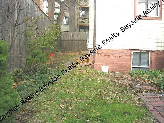 27 Clinton St #2 — Photo 2