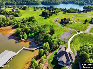 261 White Swan Dr, Vonore, TN 37885