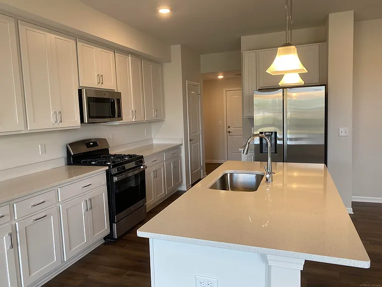 8783 Pioneer St — Photo 10