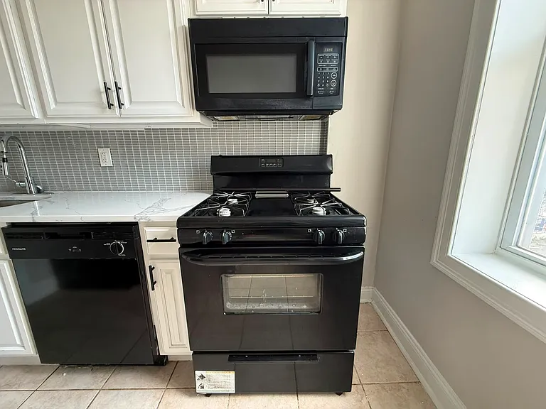 1062 Westside Ave #33A — Photo 4