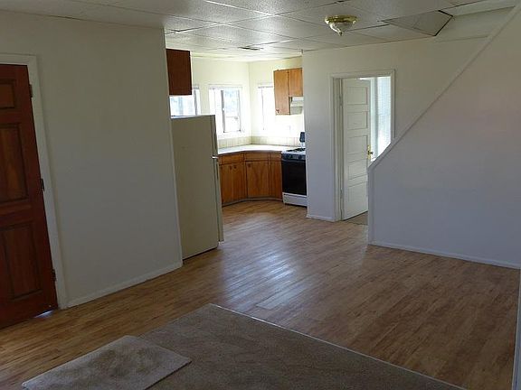 3rd image of 110 East St