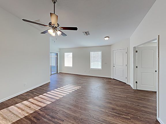 4th image of 1354 E Leslie Ave