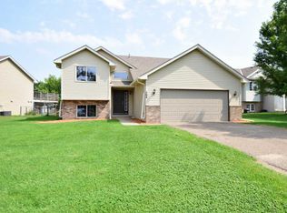 704 Isanti Pkwy NW, Isanti, MN 55040