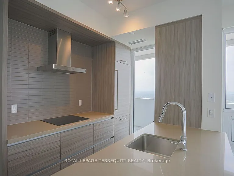 2221 Yonge St #4609 — Photo 1