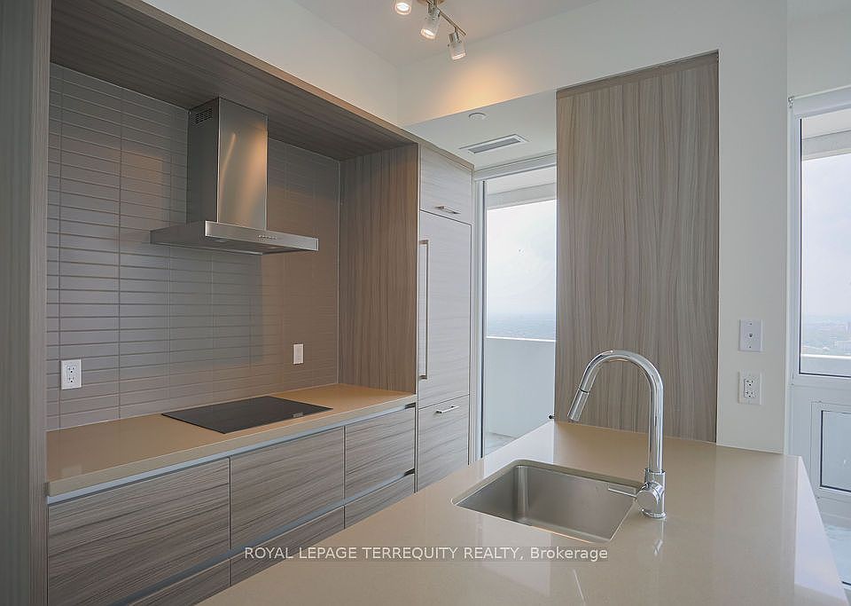 1st image of 2221 Yonge St #4609