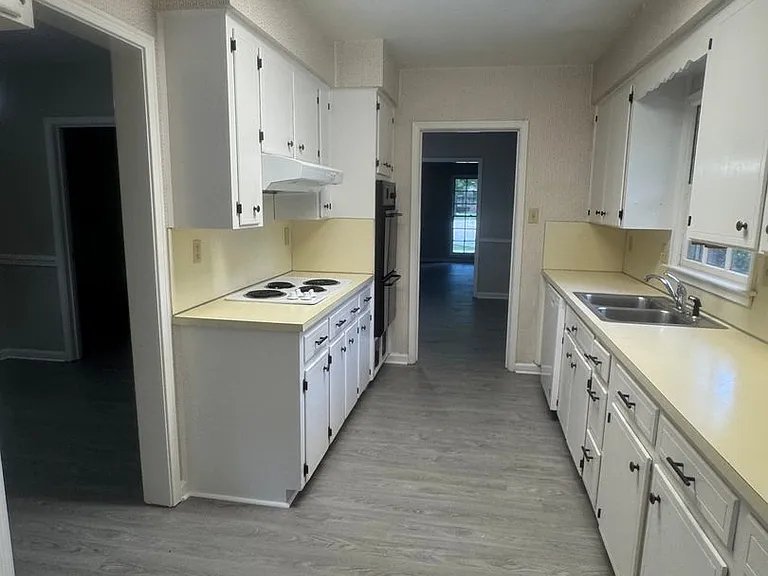3054 Merrimac Dr — Photo 7