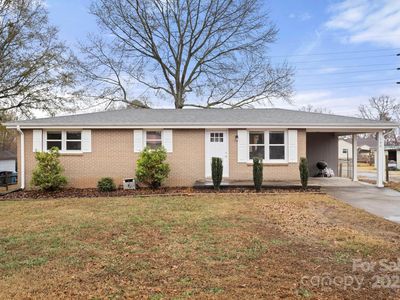146 Old Castle Ln, Forest City, NC, 28043
