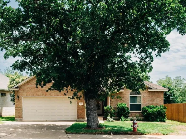 212 Peach Tree Ln, Fredericksburg, TX 78624