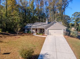 216 Falling Leaf Ln, Winder, GA 30680