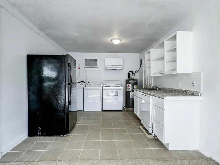 3823 Lydia St #4 — Photo 8
