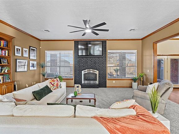 5th image of 3500 Callaway Dr