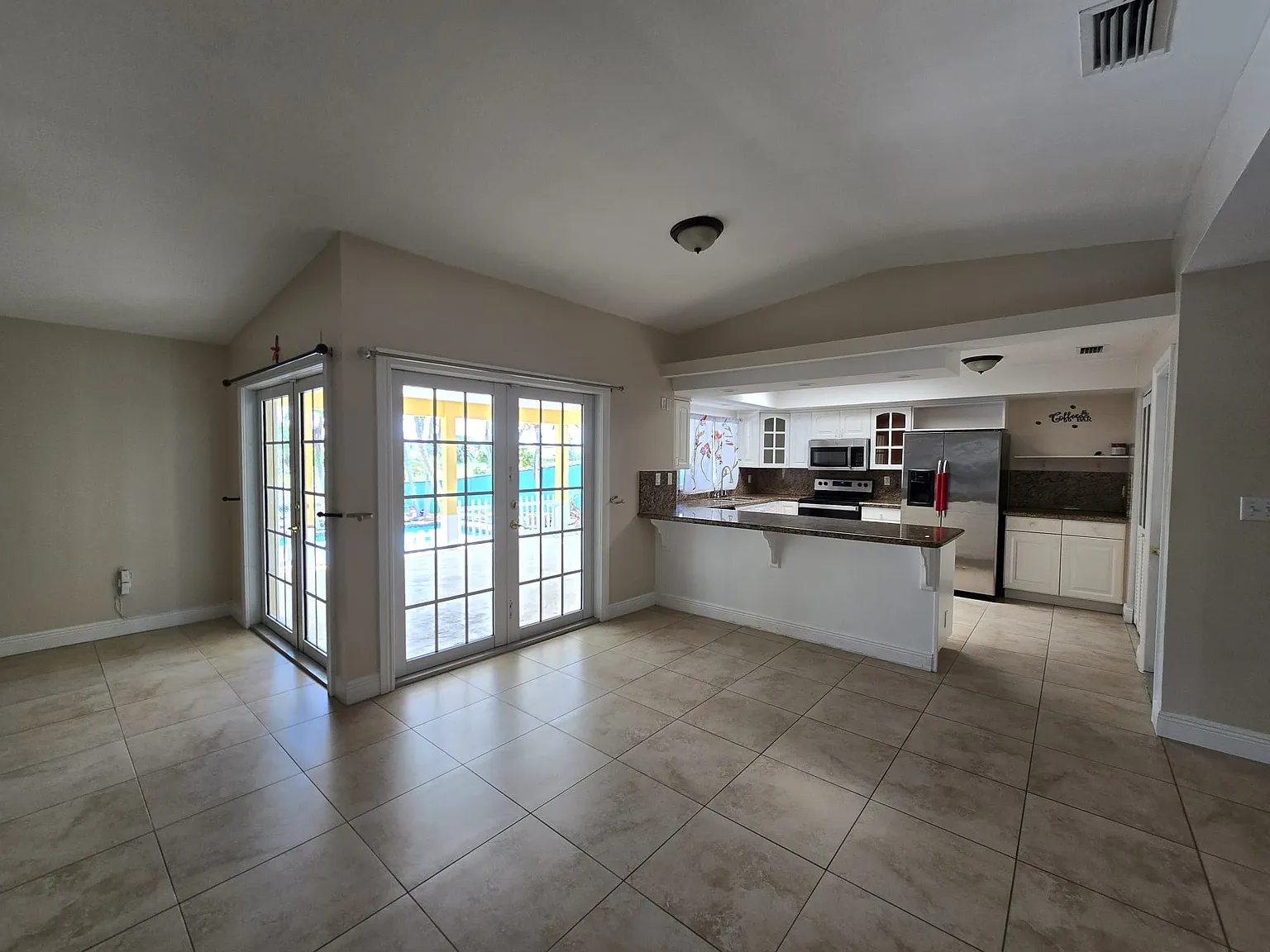 3 bed, 1700 sqft, $3,400 — Photo 3