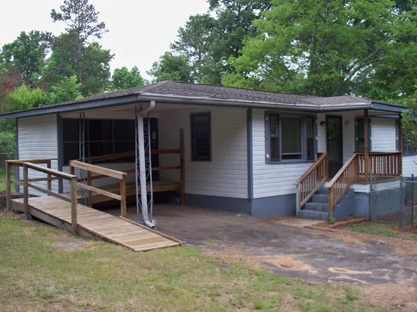 215 Old Stage Dr, Milledgeville, GA 31061