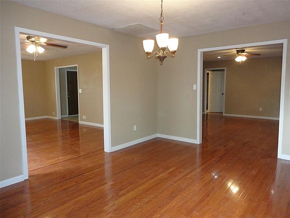 3rd image of 10815 Sageburrow Dr