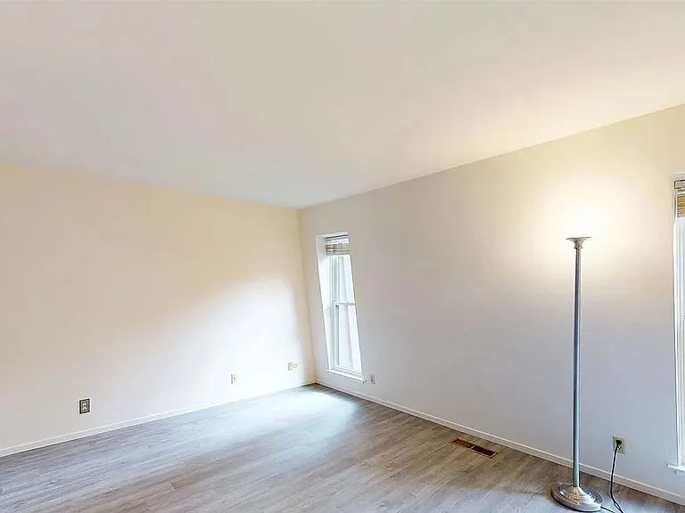 917 Hough Ave #5 — Photo 7