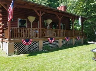 178 Dolphin Dr, Maggie Valley, NC 28751