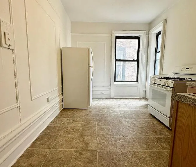 204 W 108th St #41 — Photo 3